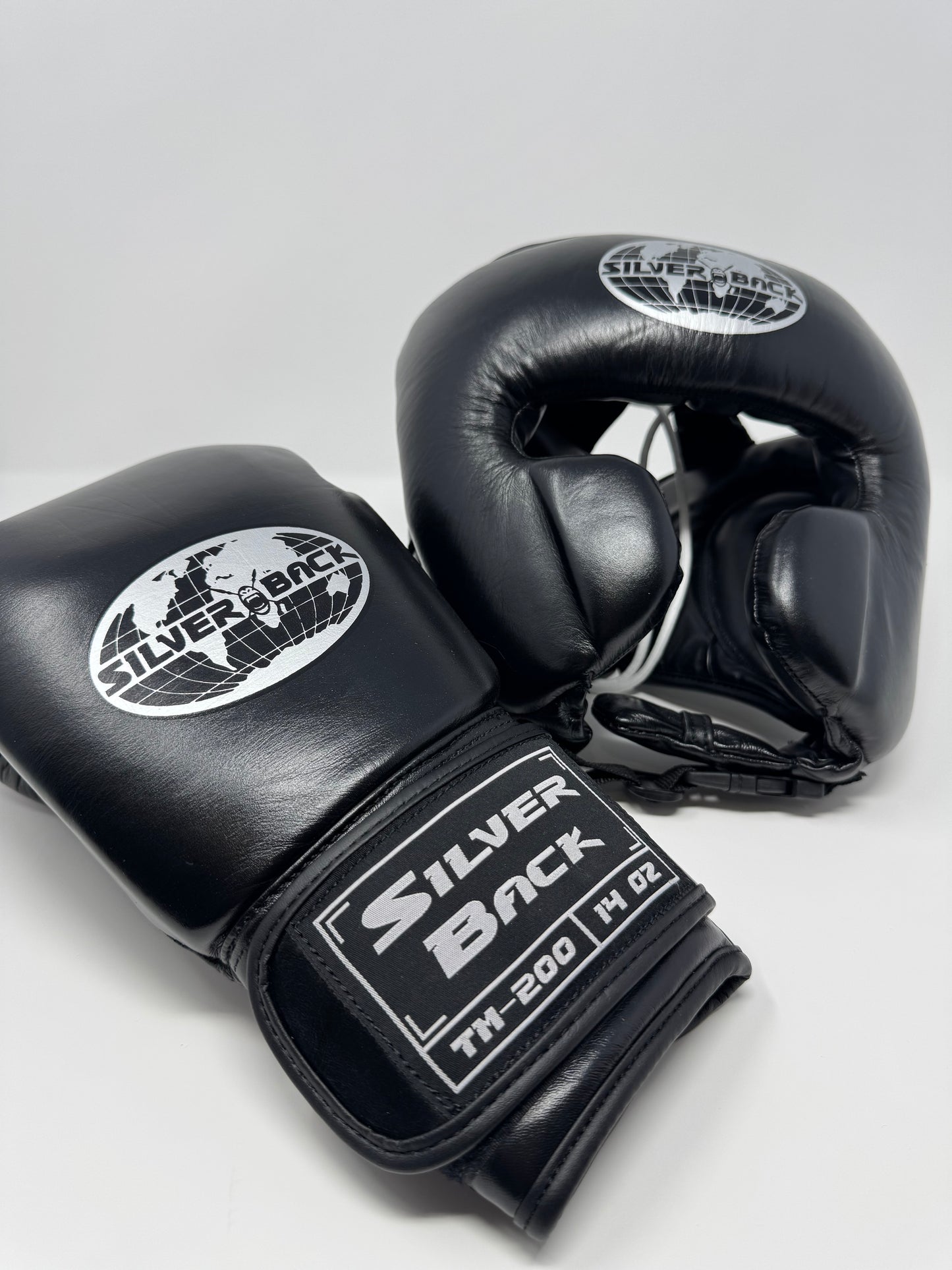 GANTS ET CASQUE DE BOXE EN CUIR - Noir