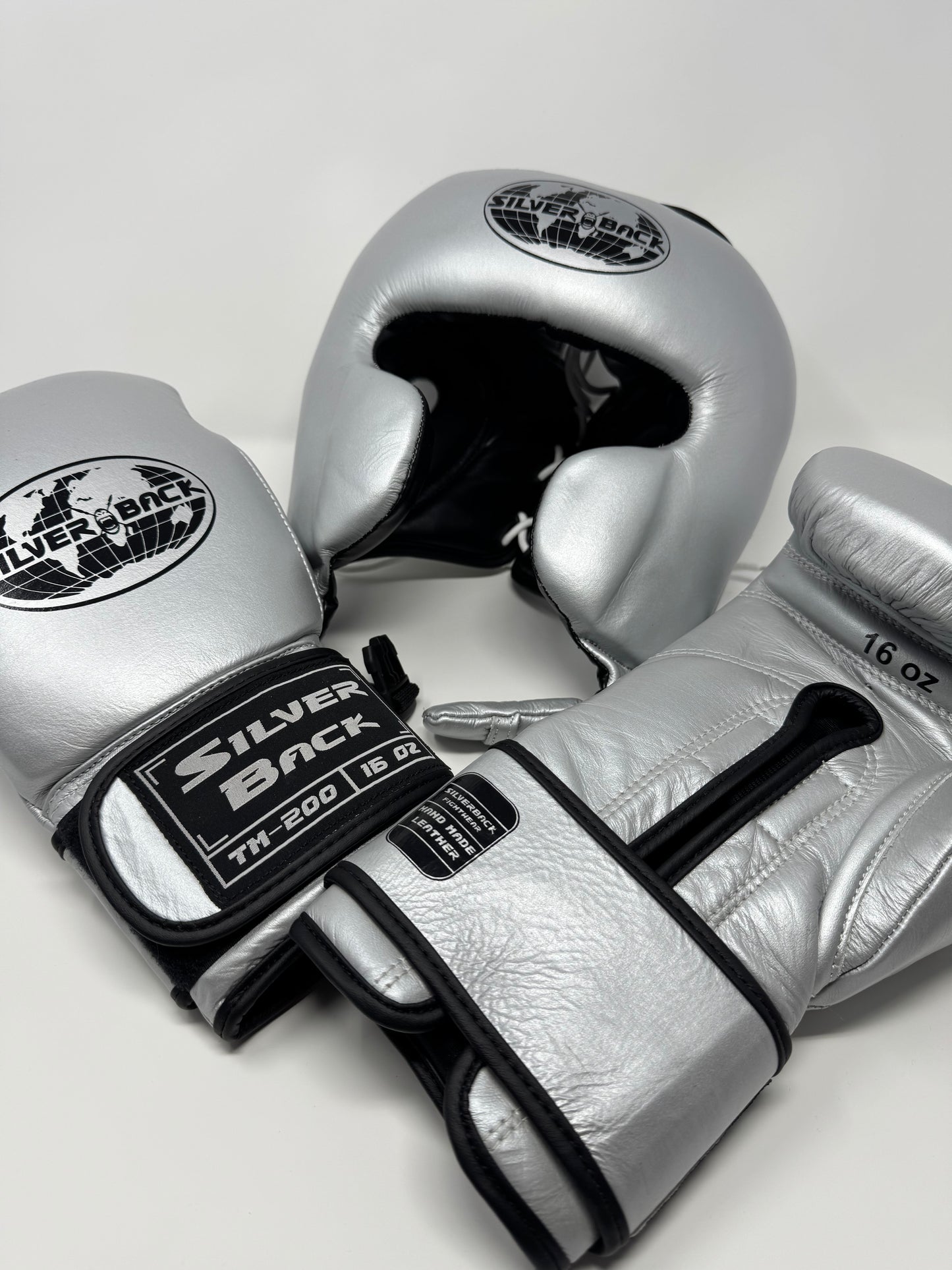 GANTS ET CASQUE DE BOXE EN CUIR - Argenté