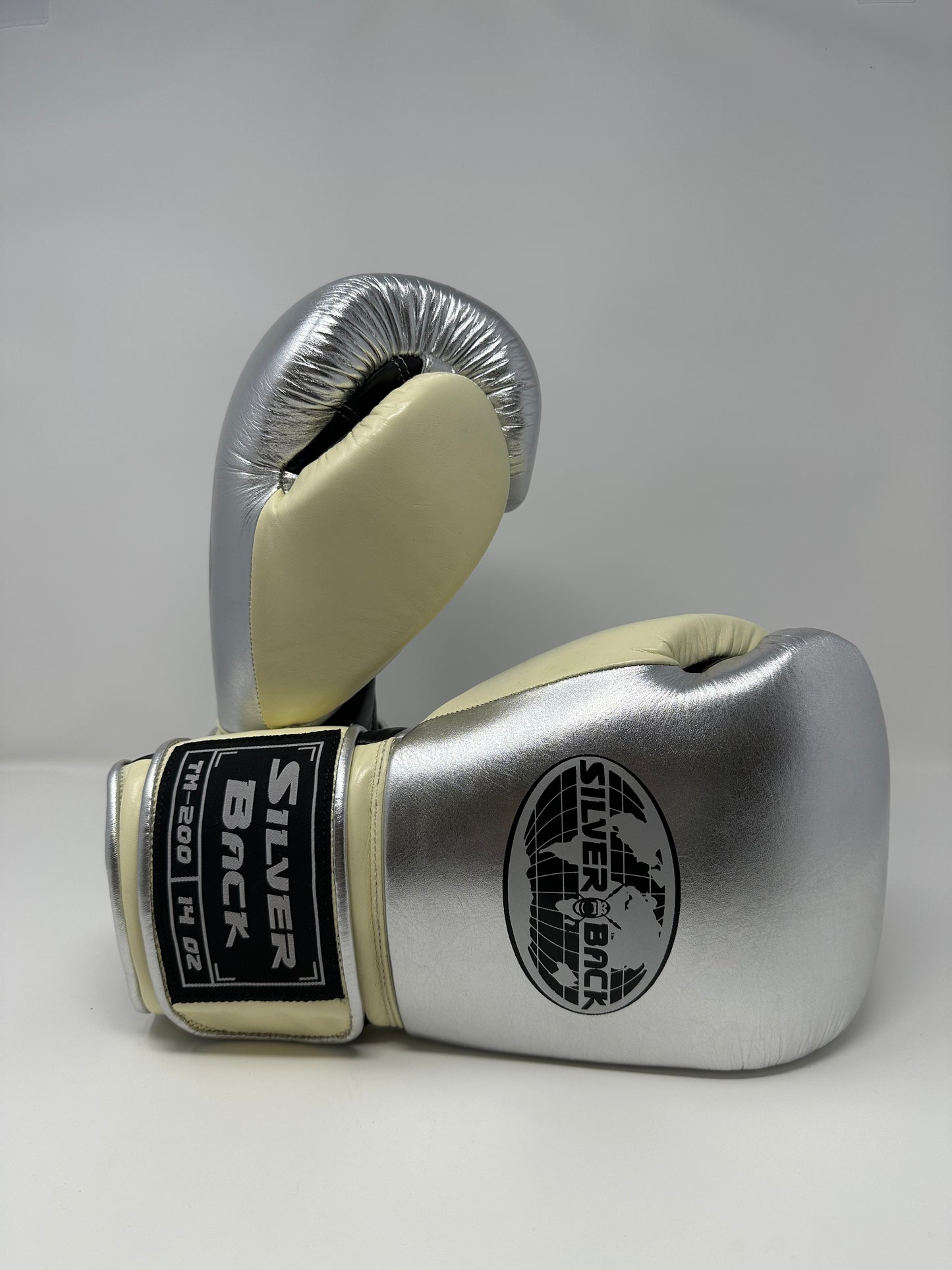 GANTS DE BOXE SILVERBACK - TM-200 - VANILLA / CHROME