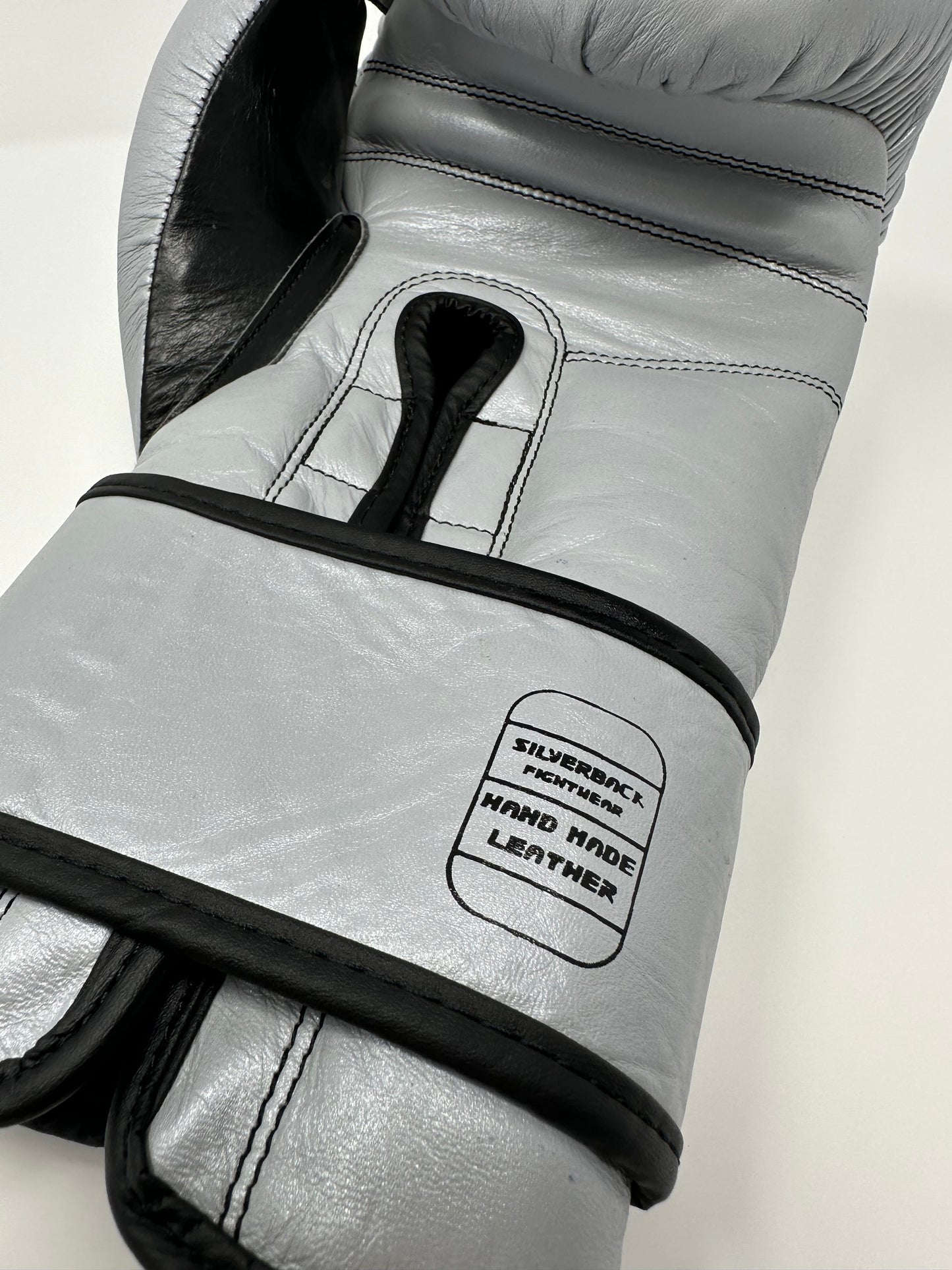 GANTS DE BOXE SILVERBACK - TM-200 - Argenté