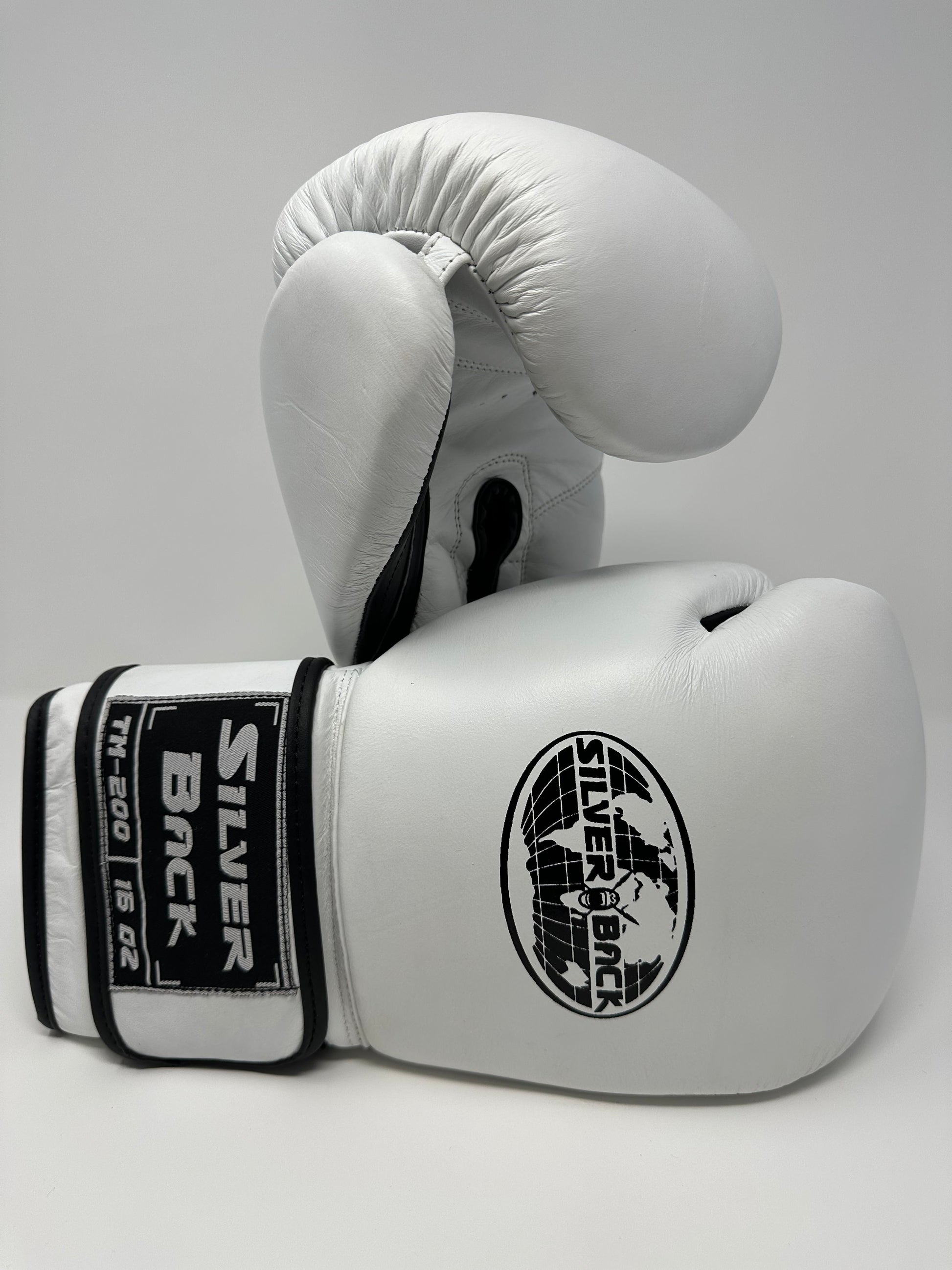 GANTS DE BOXE SILVERBACK - TM-200 - Blanc – Silverback Fightwear