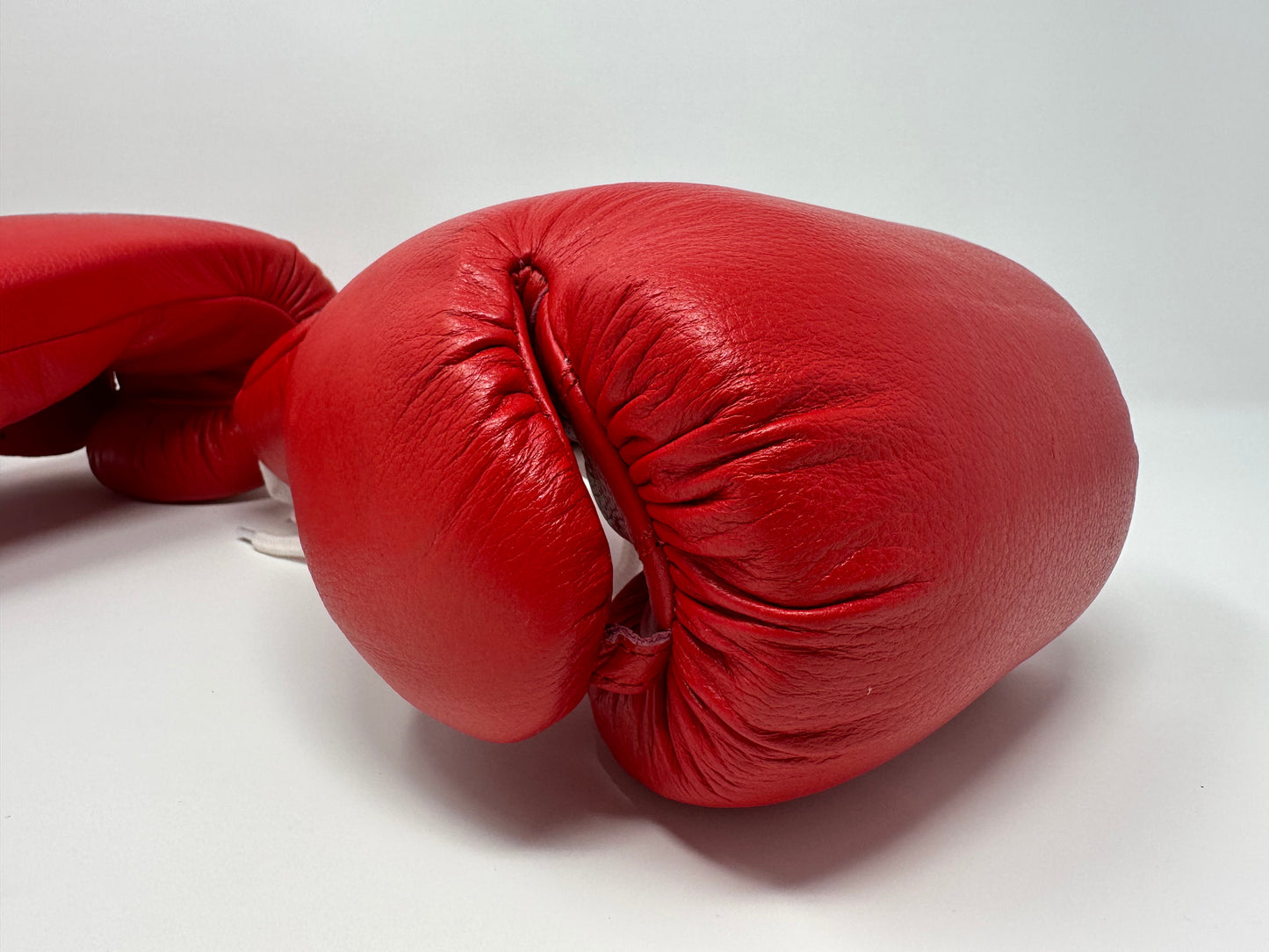 GANTS DE BOXE À LACETS SILVERBACK - ROUGE