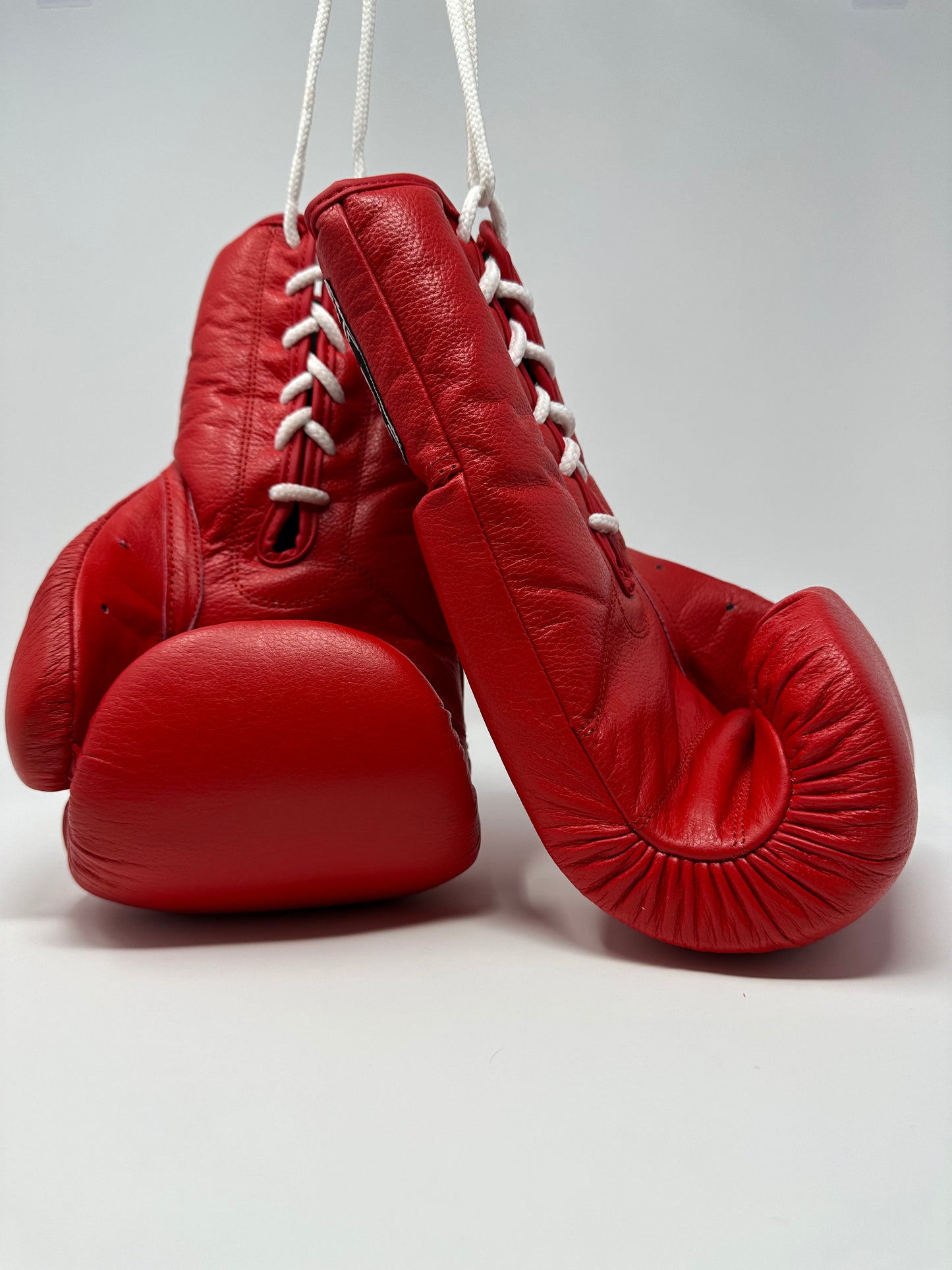 GANTS DE BOXE À LACETS SILVERBACK - ROUGE