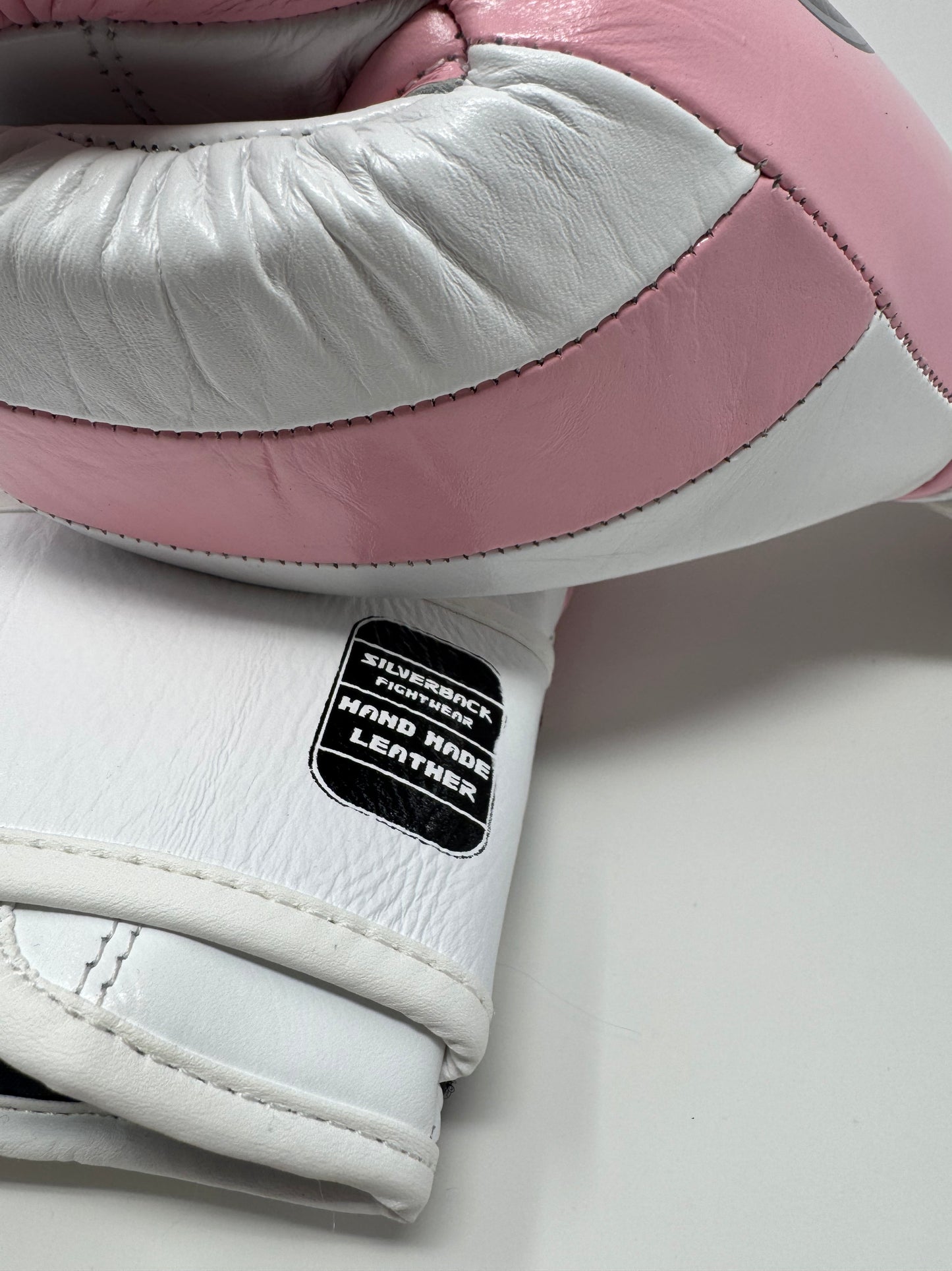 GANTS DE BOXE SILVERBACK - TM-200 - BLANC / ROSE