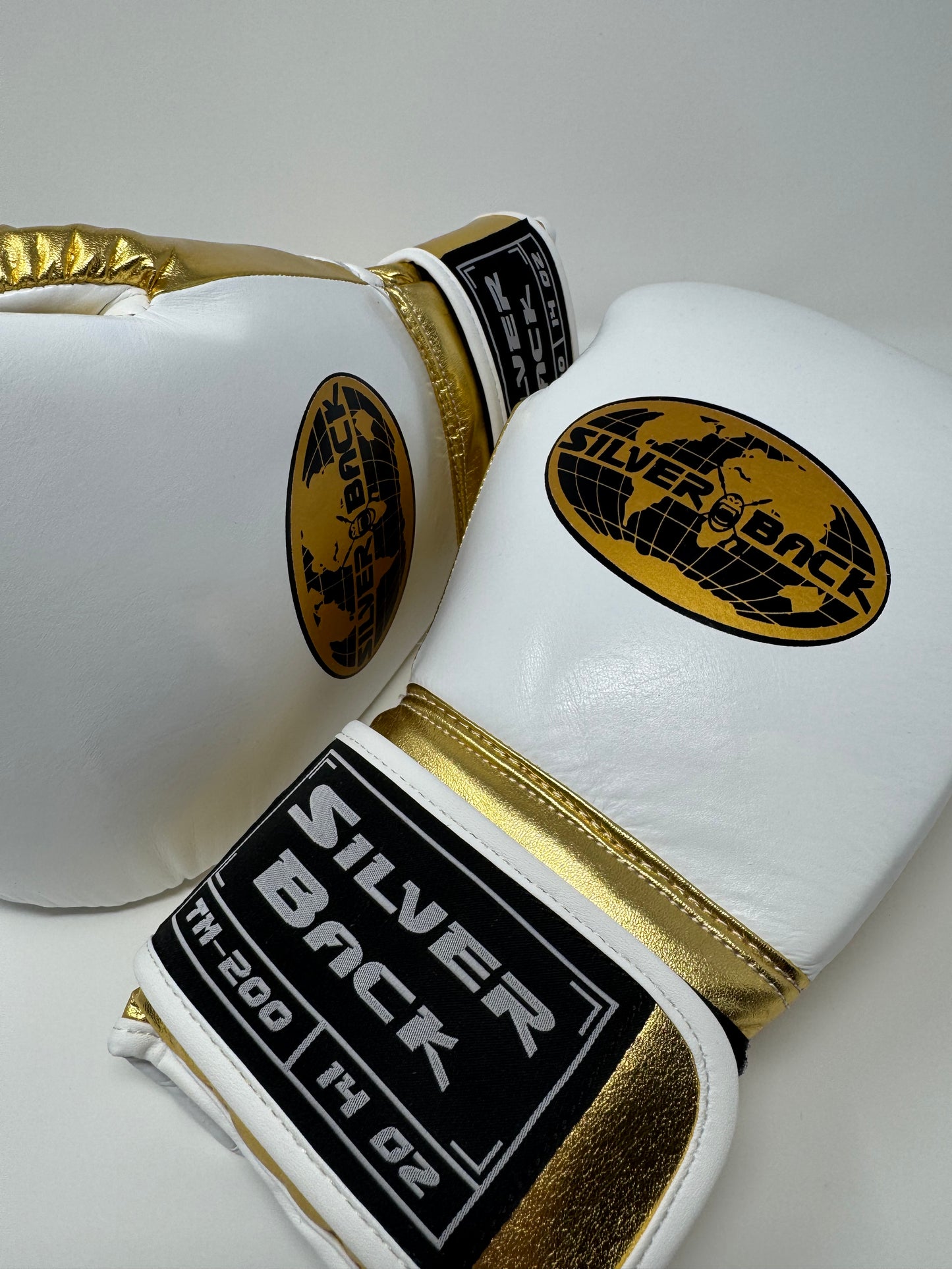GANTS DE BOXE SILVERBACK - TM-200 - BLANC / OR