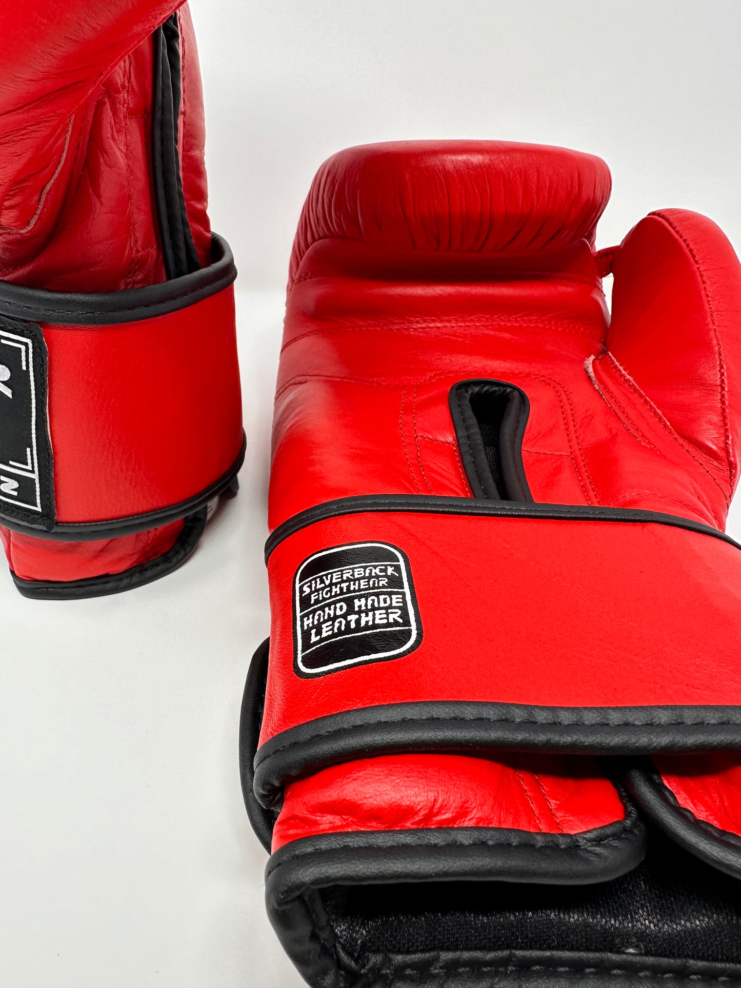 GANTS DE BOXE SILVERBACK - TM-200 - Rouge